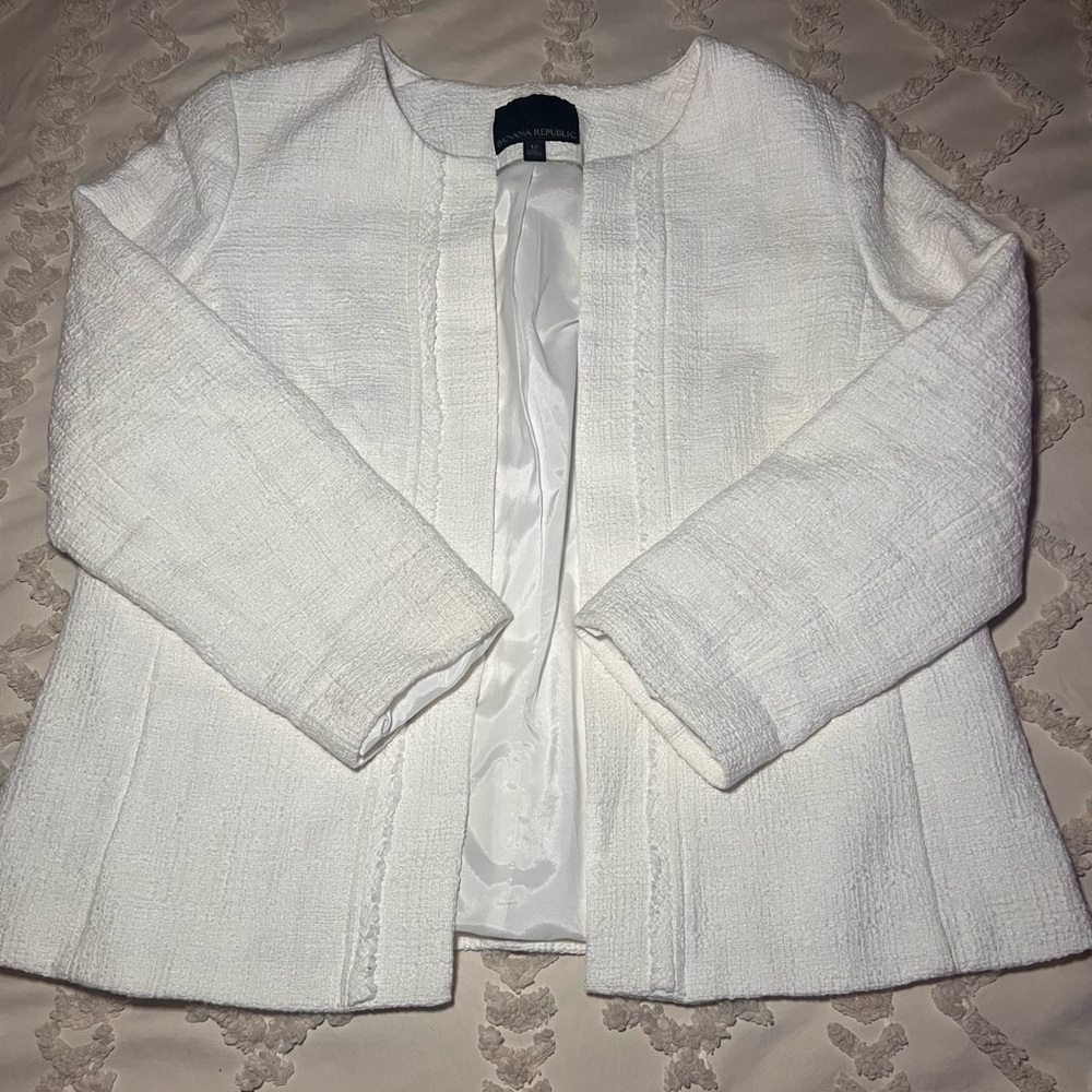 Banana Republic Women’s White Sweater with Textured Fabric and Open Front Design